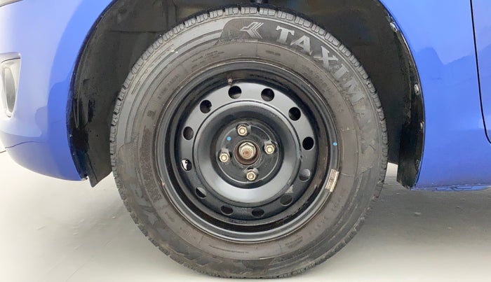 2013 Maruti Swift VXI, Petrol, Manual, 88,376 km, Left Front Wheel