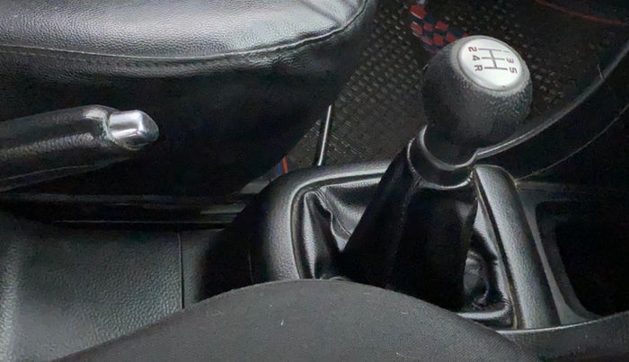 2013 Maruti Swift VXI, Petrol, Manual, 88,376 km, Gear Lever