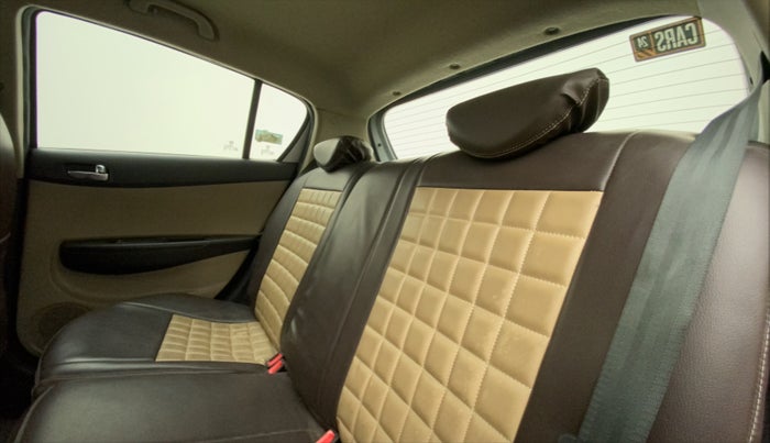 2014 Hyundai i20 SPORTZ 1.2, Petrol, Manual, 34,172 km, Right Side Rear Door Cabin