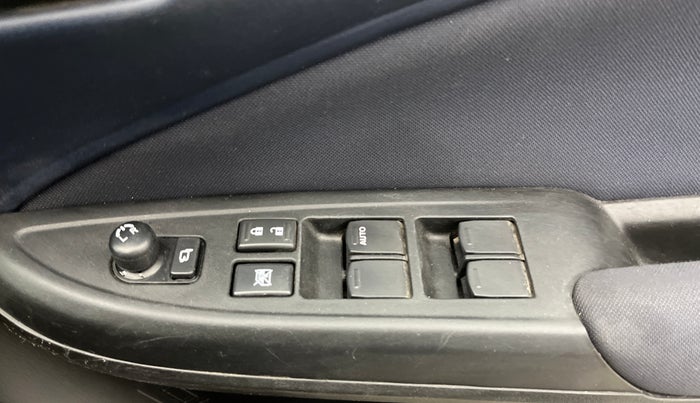 2023 Maruti Baleno DELTA PETROL 1.2, Petrol, Manual, 67,785 km, Driver Side Door Panels Control