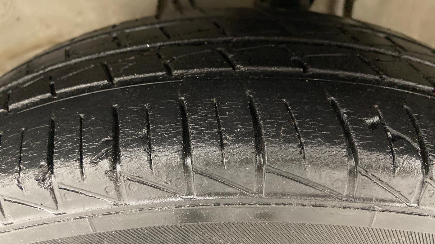 2020 Maruti Alto VXI, Petrol, Manual, 17,215 km, Left Front Tyre Tread