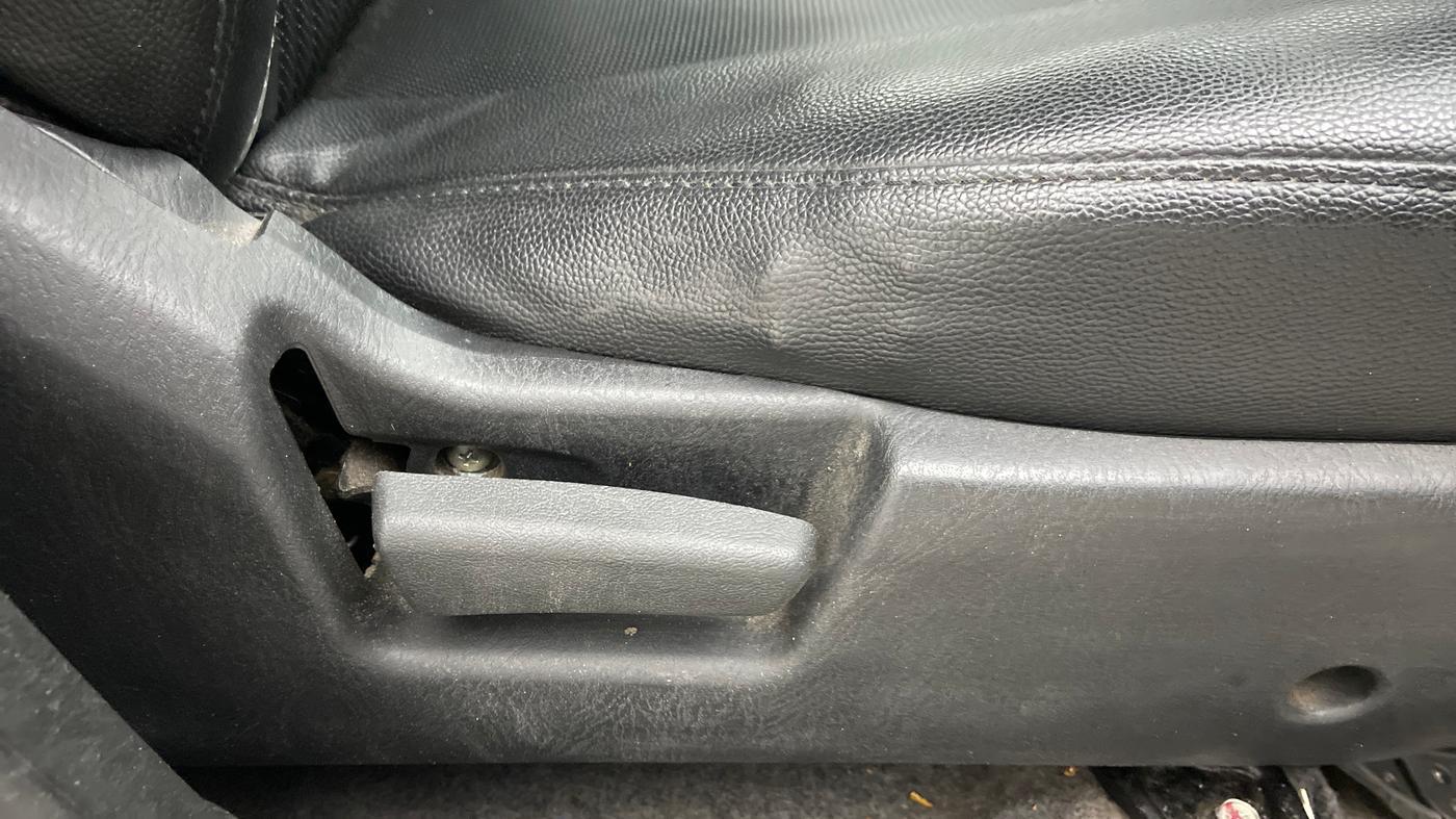 2020 Maruti Alto VXI, Petrol, Manual, 17,215 km, Driver Side Adjustment Panel