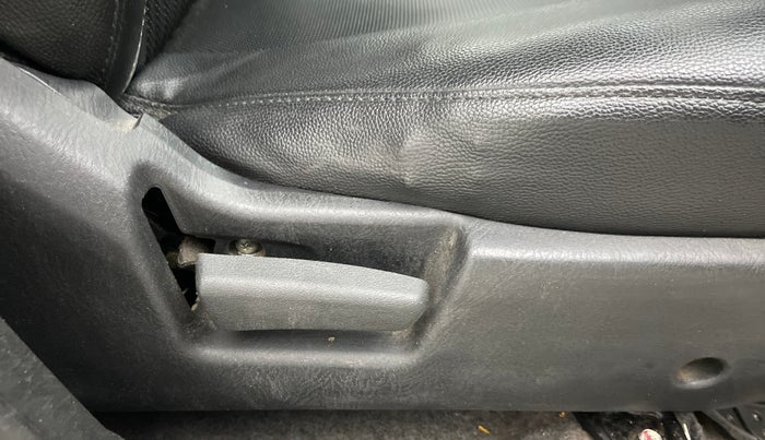 2020 Maruti Alto VXI, Petrol, Manual, 17,215 km, Driver Side Adjustment Panel
