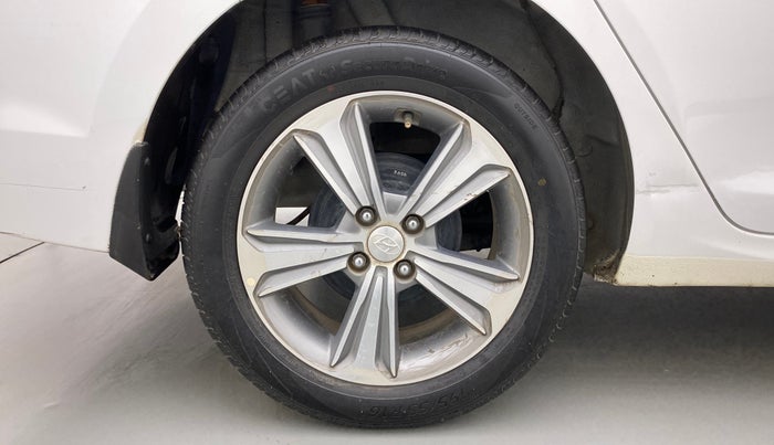 2018 Hyundai Verna 1.6 VTVT SX O, Petrol, Manual, 37,629 km, Right Rear Wheel