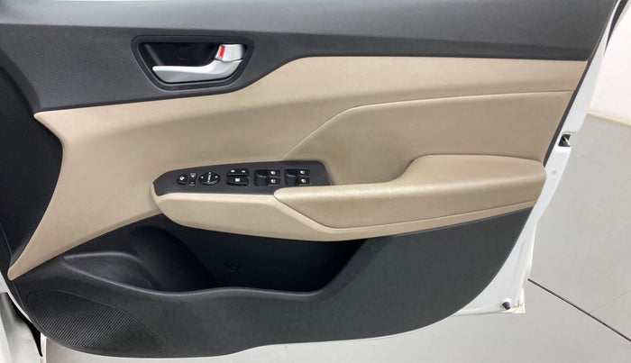2018 Hyundai Verna 1.6 VTVT SX O, Petrol, Manual, 37,629 km, Driver Side Door Panels Control