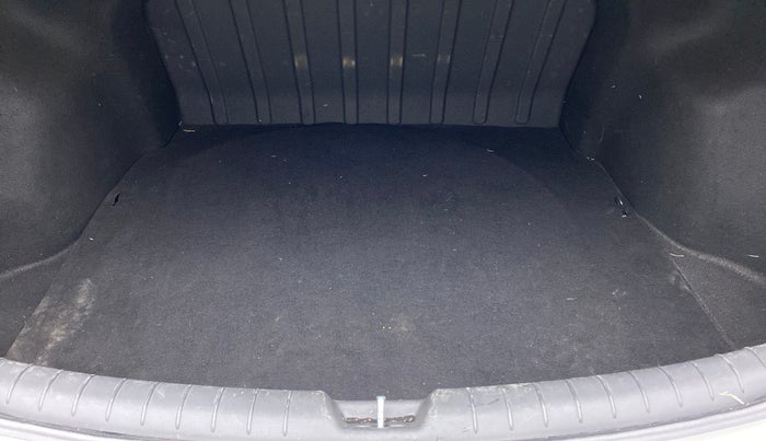 2018 Hyundai Verna 1.6 VTVT SX O, Petrol, Manual, 37,629 km, Boot Inside