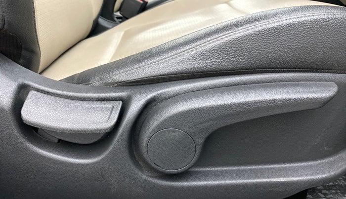 2018 Hyundai Verna 1.6 VTVT SX O, Petrol, Manual, 37,629 km, Driver Side Adjustment Panel