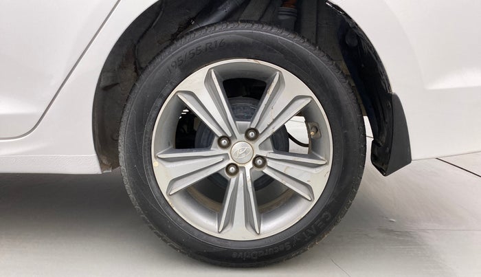 2018 Hyundai Verna 1.6 VTVT SX O, Petrol, Manual, 37,629 km, Left Rear Wheel