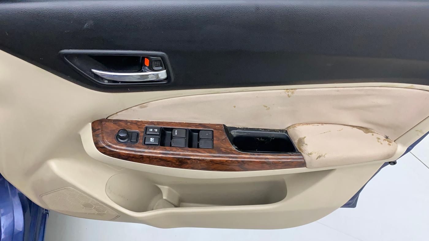 2017 Maruti Dzire ZDI PLUS, Diesel, Manual, 1,21,318 km, Driver Side Door Panels Control