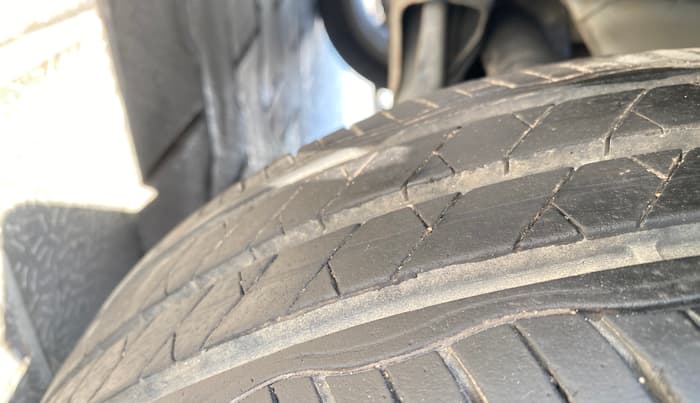 2018 Ford FREESTYLE TITANIUM PLUS 1.2 PETROL, Petrol, Manual, 63,420 km, Right Front Tyre Tread
