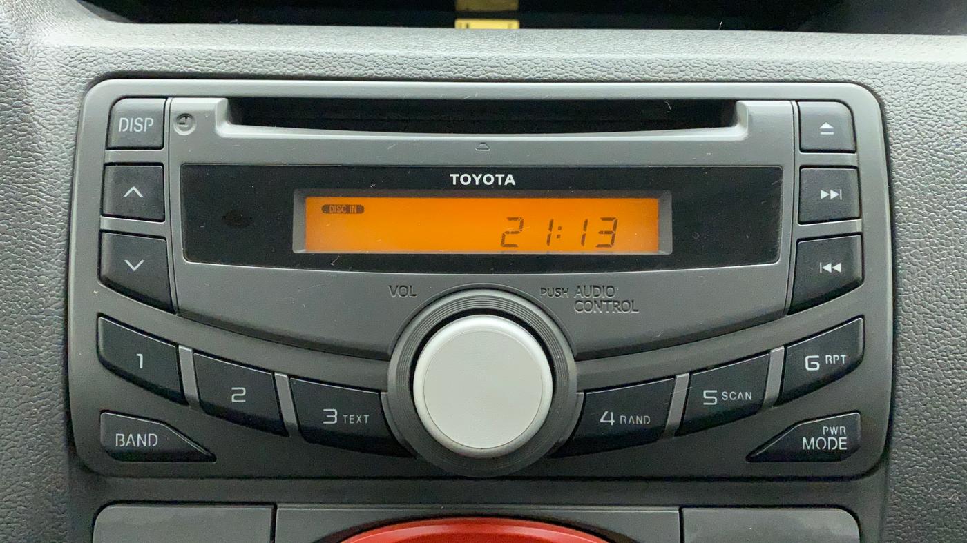 2012 Toyota Etios Liva V, Petrol, Manual, 37,605 km, Infotainment System