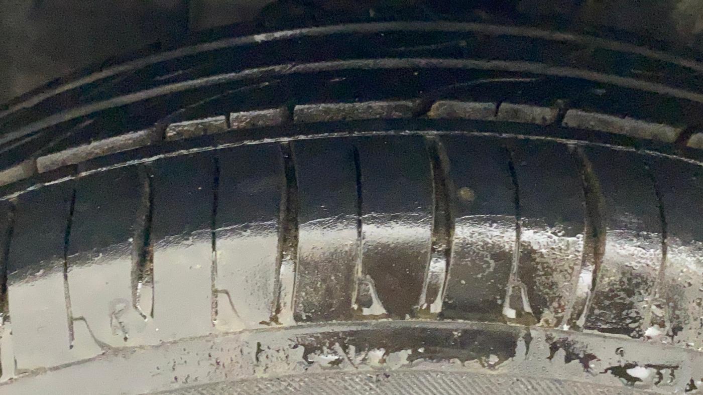 2012 Toyota Etios Liva V, Petrol, Manual, 37,605 km, Left Front Tyre Tread