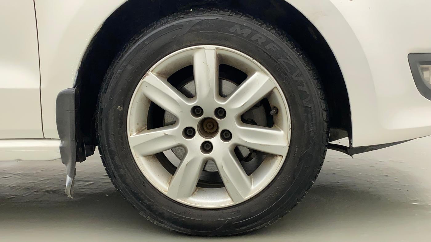 2011 Volkswagen Polo HIGHLINE1.2L, Petrol, Manual, 75,749 km, Right Front Wheel