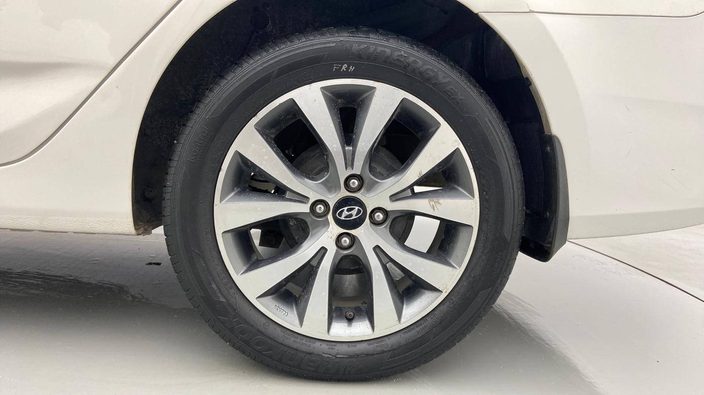 2016 Hyundai Verna 1.6 CRDI SX, Diesel, Manual, 66,736 km, Left Rear Wheel