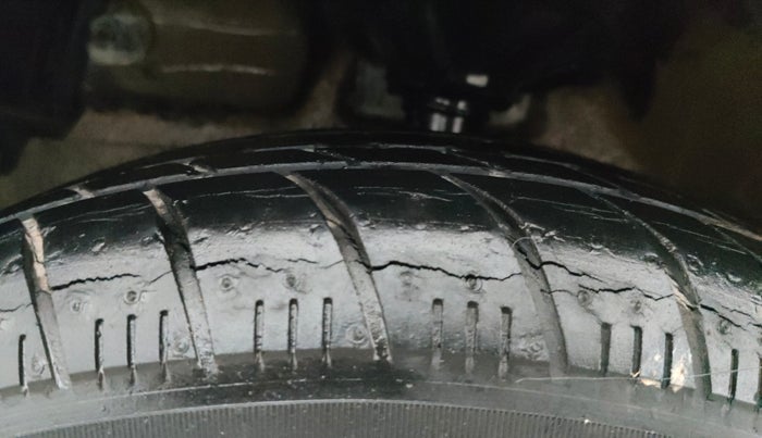 2016 Maruti Celerio VXI AMT, Petrol, Automatic, 43,442 km, Left Front Tyre Tread