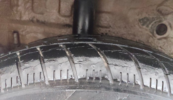 2016 Maruti Celerio VXI AMT, Petrol, Automatic, 43,442 km, Right Rear Tyre Tread