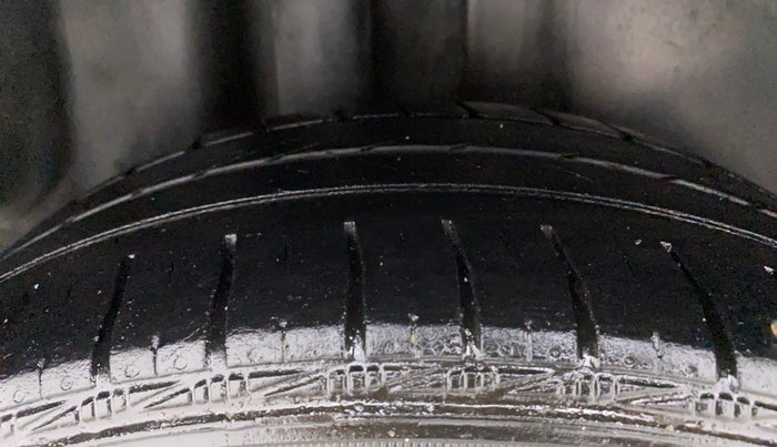 2021 Volkswagen Polo COMFORTLINE 1.0L TSI, Petrol, Manual, 47,560 km, Right Rear Tyre Tread