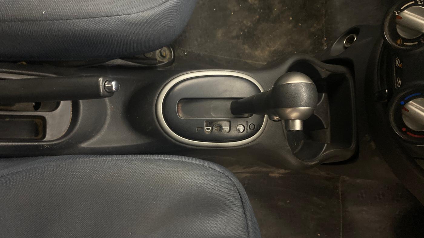 2016 Nissan Micra XL CVT, Petrol, Automatic, 65,676 km, Gear Lever