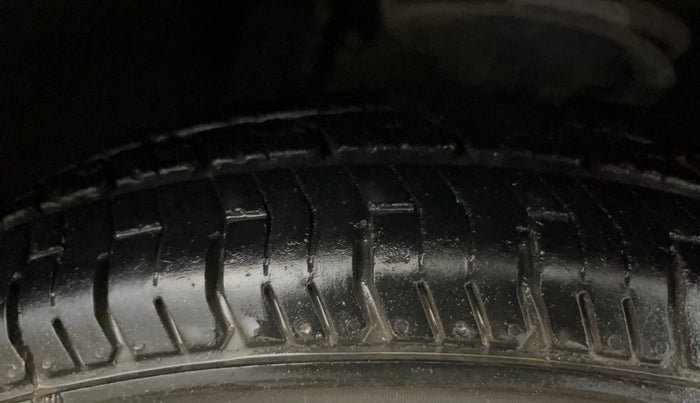 2014 Hyundai i10 MAGNA 1.1, Petrol, Manual, 55,900 km, Right Front Tyre Tread