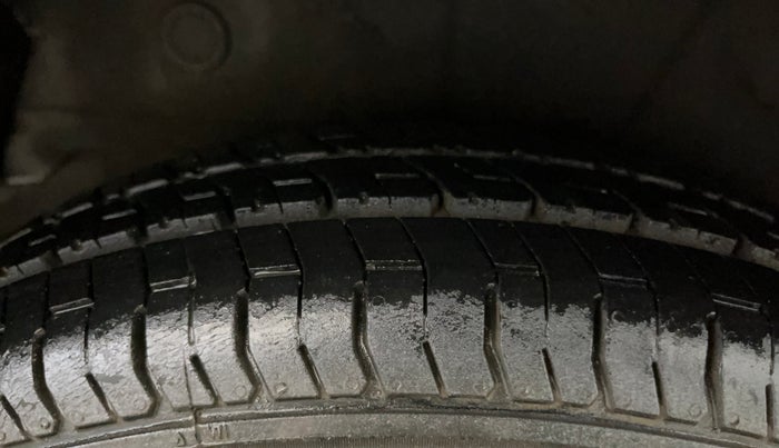 2014 Hyundai i10 MAGNA 1.1, Petrol, Manual, 55,900 km, Right Rear Tyre Tread