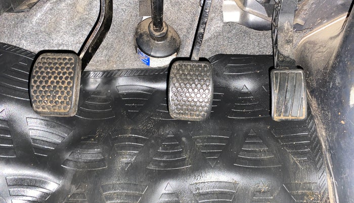 2022 Maruti Eeco 7 STR STD(O), Petrol, Manual, 27,846 km, Pedals