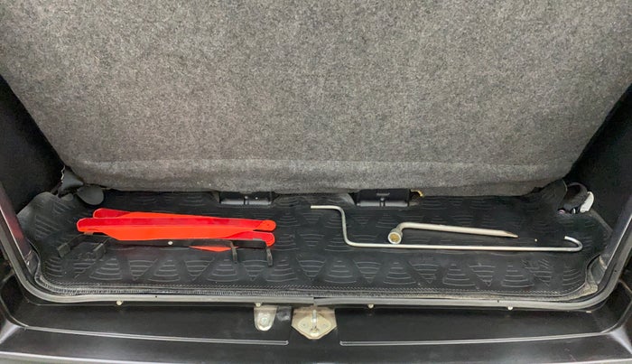 2022 Maruti Eeco 7 STR STD(O), Petrol, Manual, 27,846 km, Boot Inside