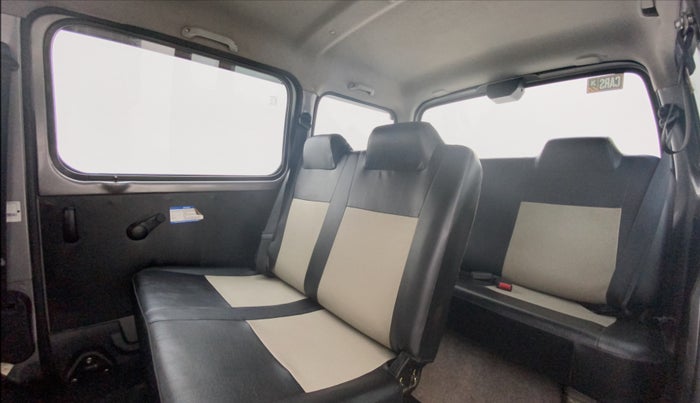 2022 Maruti Eeco 7 STR STD(O), Petrol, Manual, 27,846 km, Right Side Rear Door Cabin