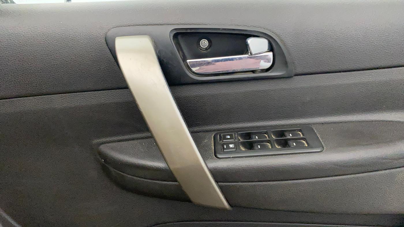 2016 Tata Safari Storme 2.2 VX 4X2, Diesel, Manual, 84,609 km, Driver Side Door Panels Control