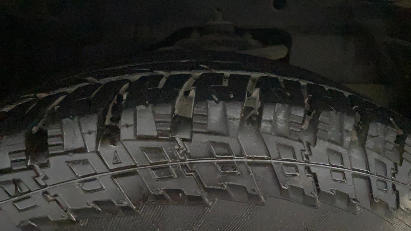 2016 Tata Safari Storme 2.2 VX 4X2, Diesel, Manual, 84,609 km, Right Front Tyre Tread