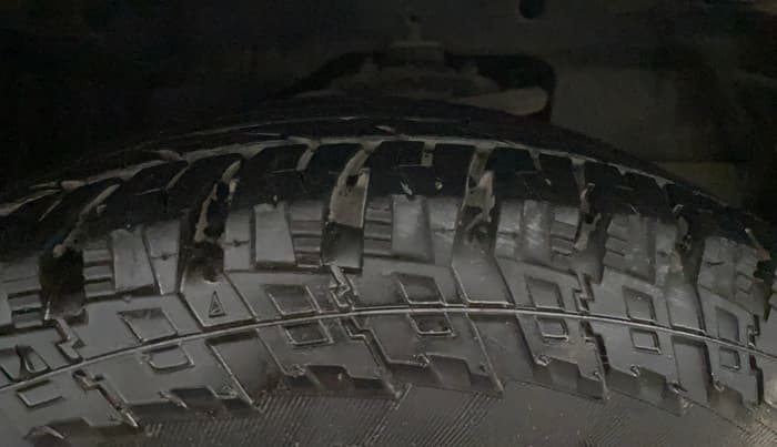 2016 Tata Safari Storme 2.2 VX 4X2, Diesel, Manual, 84,599 km, Right Front Tyre Tread