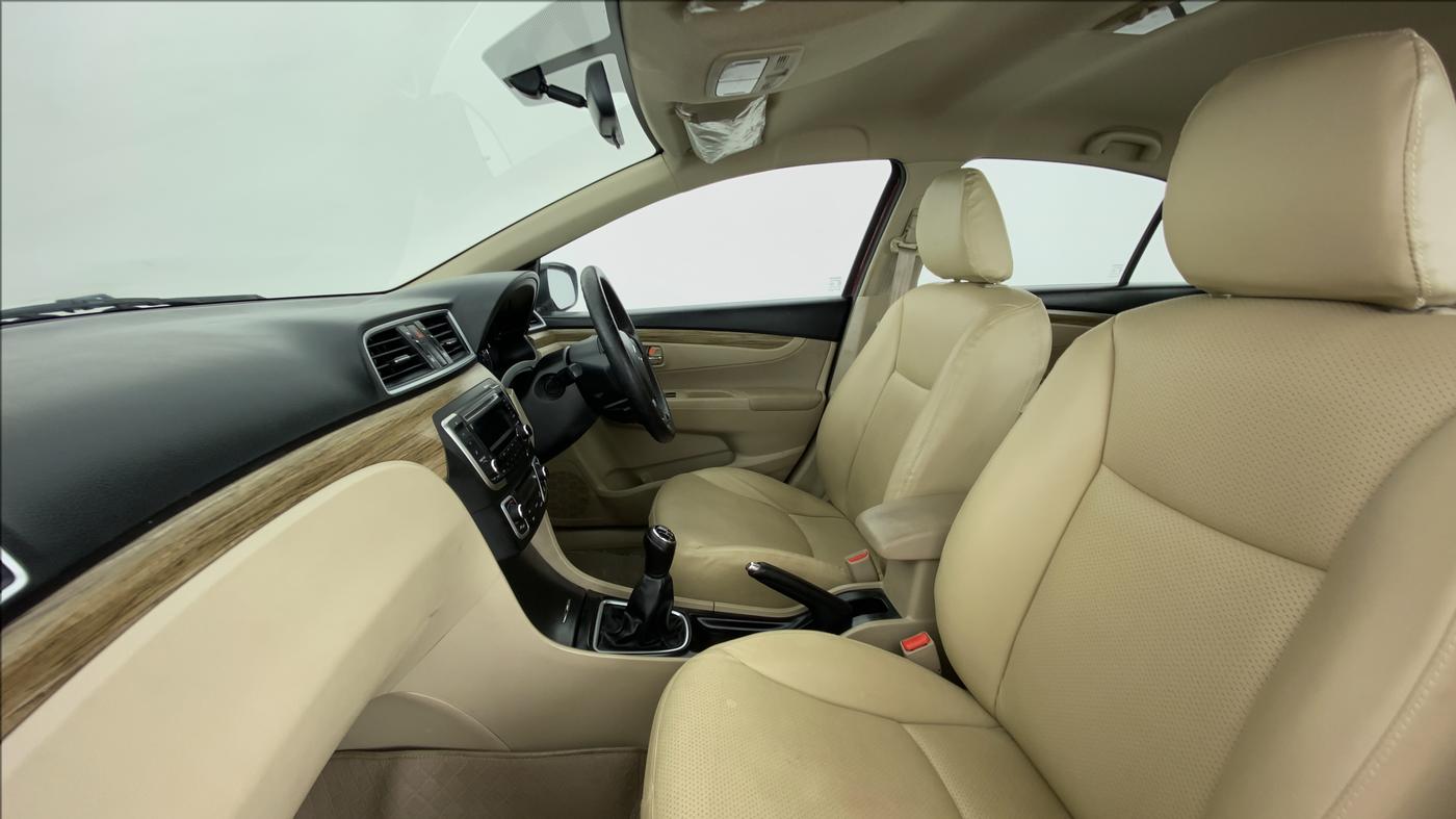 2018 Maruti Ciaz DELTA 1.5 SHVS VVT MT, Petrol, Manual, 29,458 km, Right Side Front Door Cabin