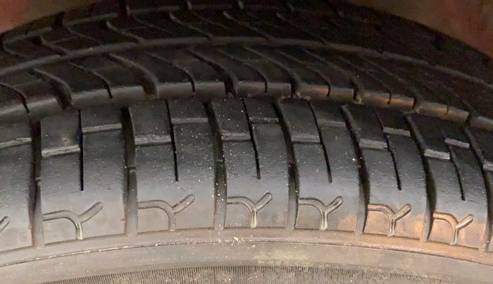 2012 Maruti Alto K10 LXI P, Petrol, Manual, 39,260 km, Left Front Tyre Tread