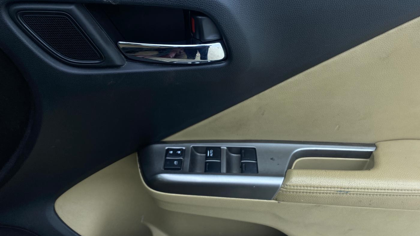 2015 Honda City 1.5L I-VTEC VX CVT, Petrol, Automatic, 42,579 km, Driver Side Door Panels Control