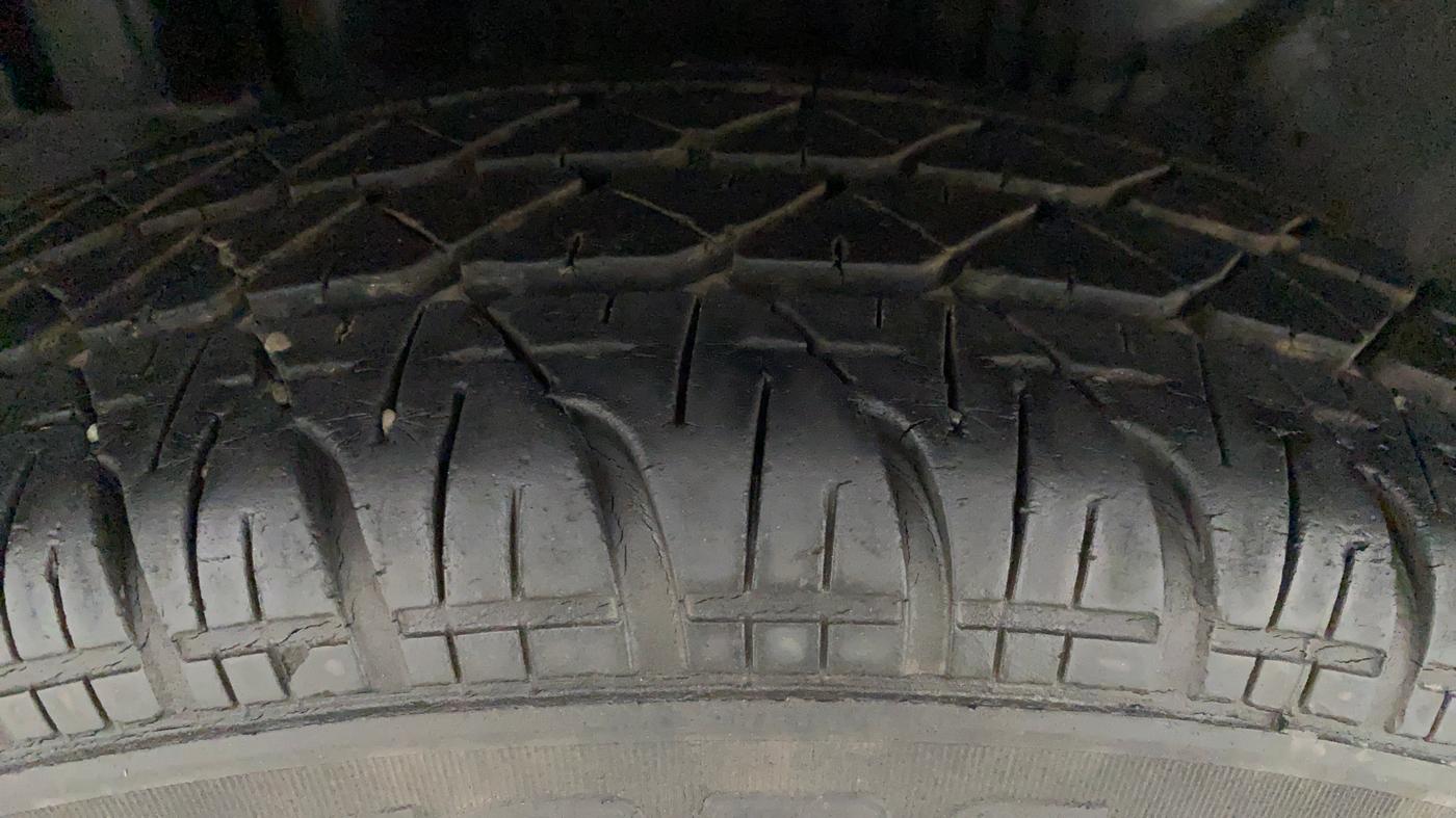 2012 Maruti Swift Dzire LXI, Petrol, Manual, 66,700 km, Right Rear Tyre Tread
