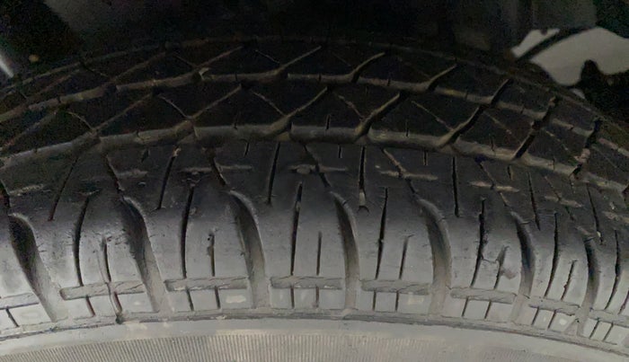 2012 Maruti Swift Dzire LXI, Petrol, Manual, 66,700 km, Left Rear Tyre Tread