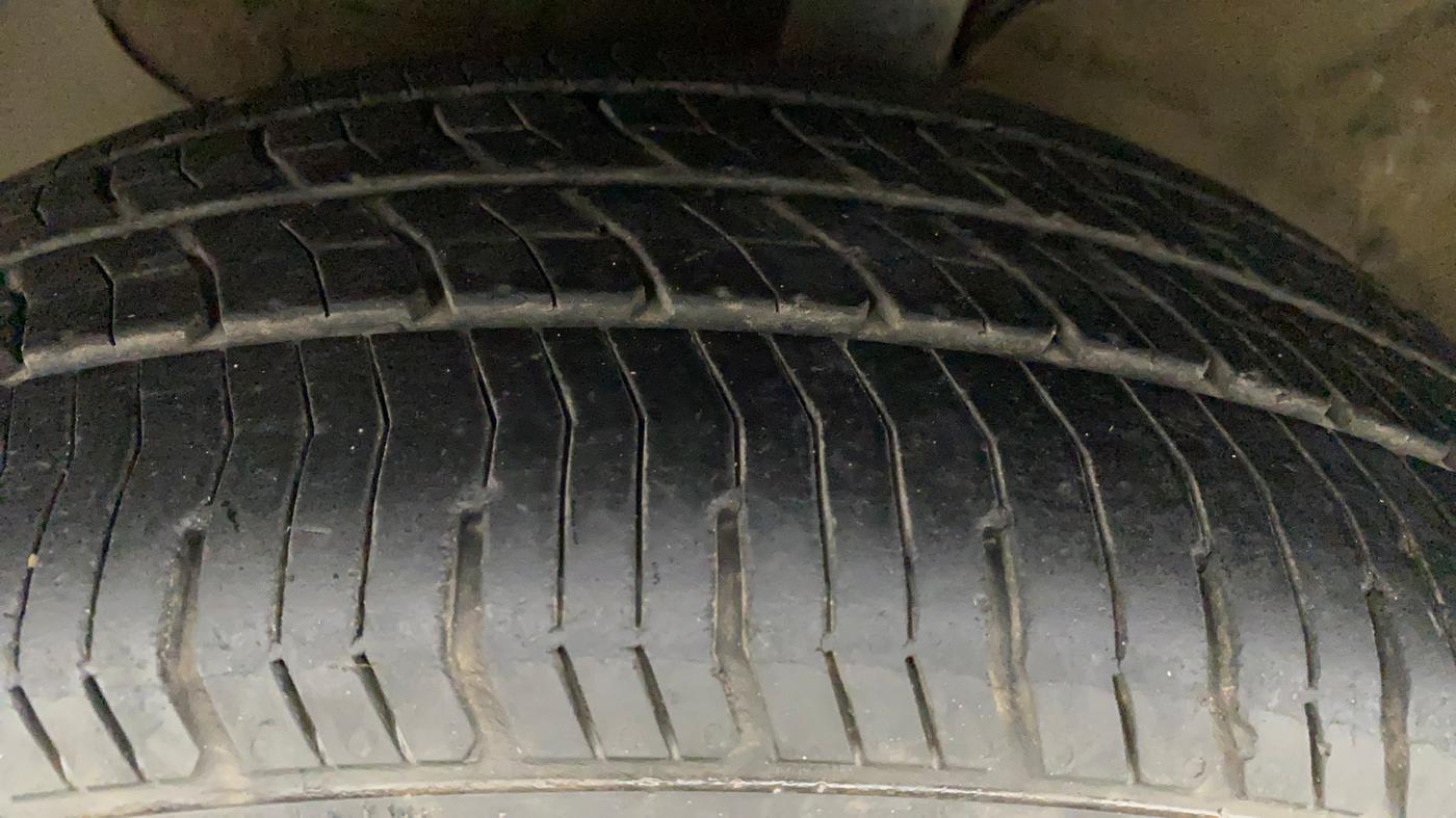 2016 Hyundai Creta SX PLUS 1.6 PETROL, Petrol, Manual, 96,828 km, Left Front Tyre Tread