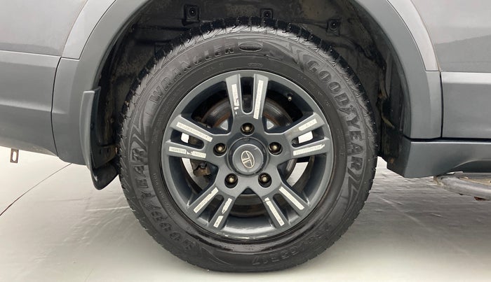 2019 Tata Hexa Varicor 400 XT, Diesel, Manual, 46,672 km, Right Rear Wheel