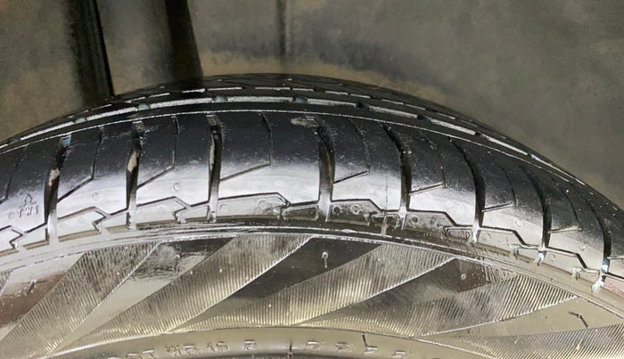 2017 Maruti Ciaz ALPHA 1.4 PETROL, Petrol, Manual, 53,411 km, Right Rear Tyre Tread