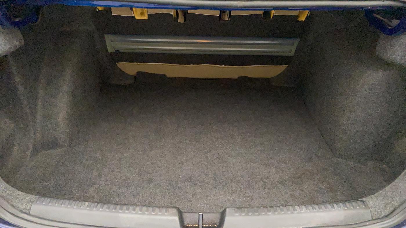 2014 Volkswagen Vento COMFORTLINE 1.6, Petrol, Manual, 41,743 km, Boot Inside