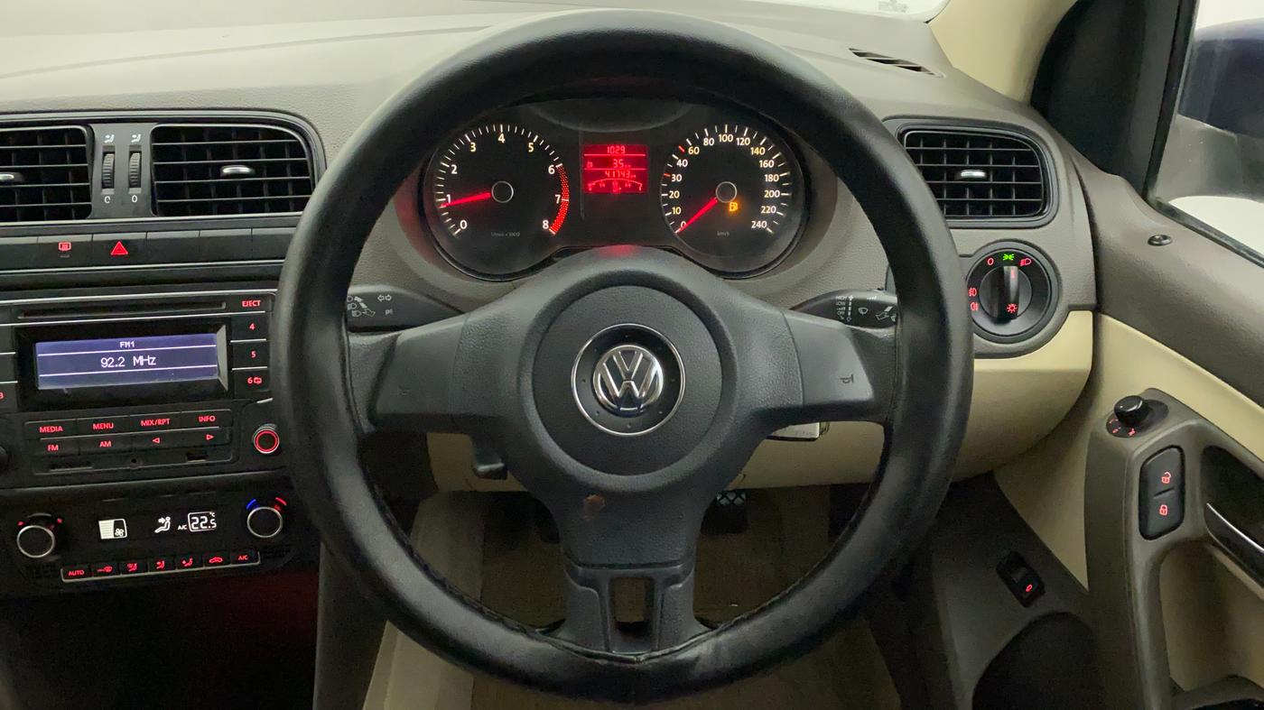 2014 Volkswagen Vento COMFORTLINE 1.6, Petrol, Manual, 41,743 km, Steering Wheel Close Up