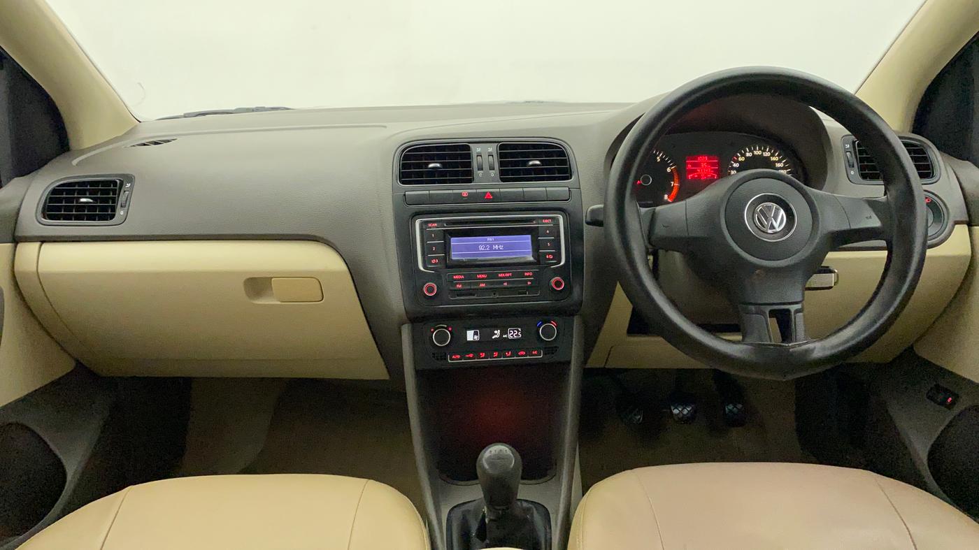 2014 Volkswagen Vento COMFORTLINE 1.6, Petrol, Manual, 41,743 km, Dashboard