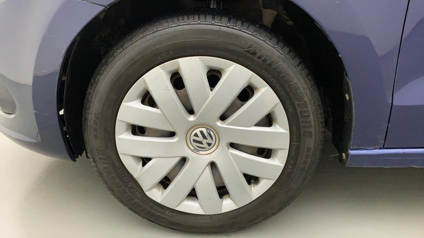 2014 Volkswagen Vento COMFORTLINE 1.6, Petrol, Manual, 41,743 km, Left Front Wheel