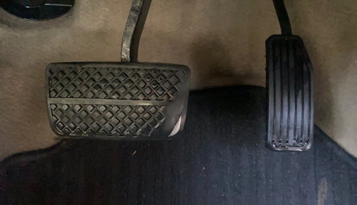 2015 Honda Brio VX AT, Petrol, Automatic, 1,01,243 km, Pedals