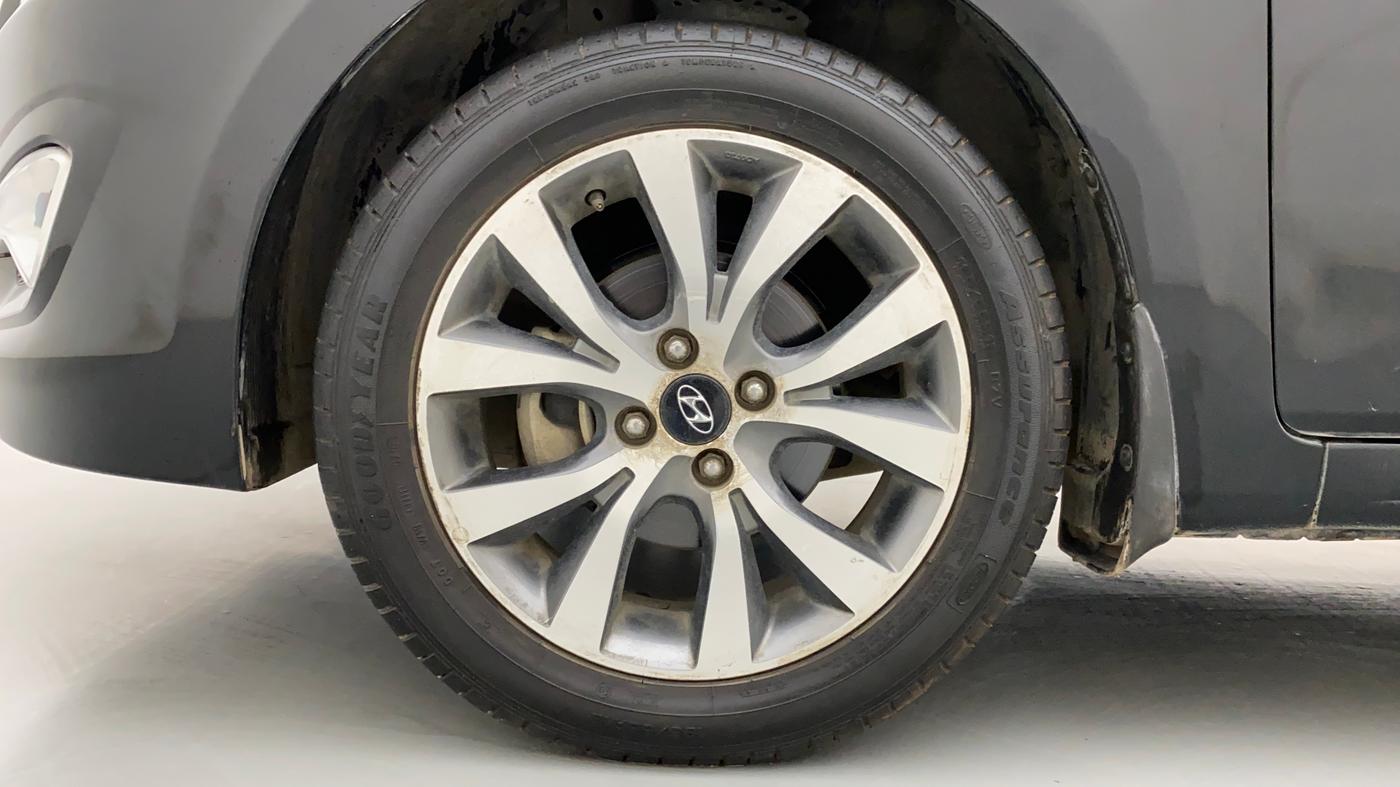 2015 Hyundai Verna FLUIDIC 4S 1.6 VTVT S(O), Petrol, Manual, 27,726 km, Left Front Wheel