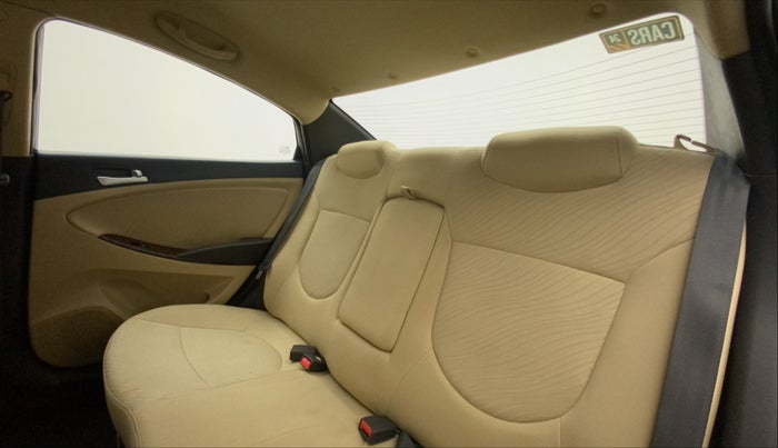 2015 Hyundai Verna FLUIDIC 4S 1.6 VTVT S(O), Petrol, Manual, 27,726 km, Right Side Rear Door Cabin