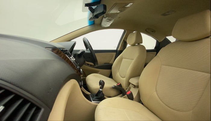 2015 Hyundai Verna FLUIDIC 4S 1.6 VTVT S(O), Petrol, Manual, 27,726 km, Right Side Front Door Cabin