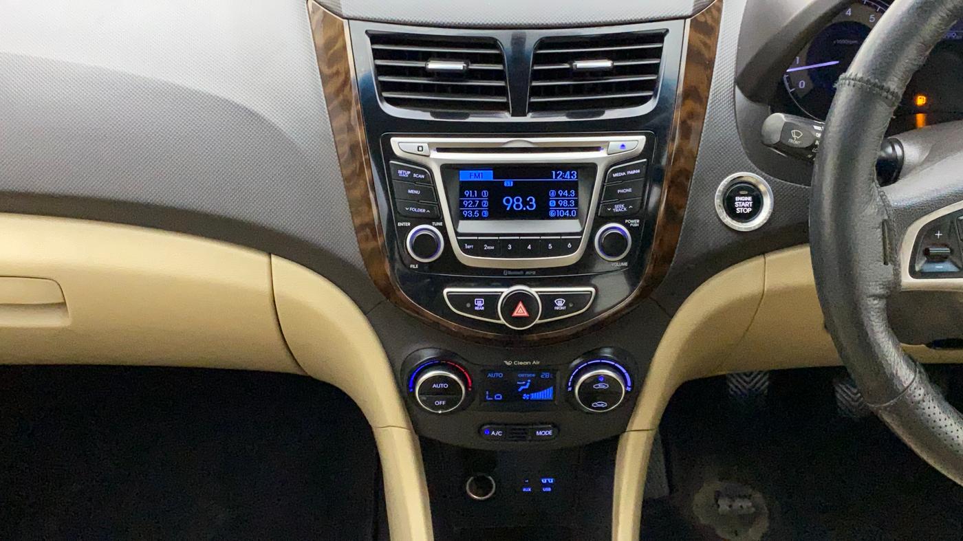 2015 Hyundai Verna FLUIDIC 4S 1.6 VTVT S(O), Petrol, Manual, 27,726 km, Air Conditioner