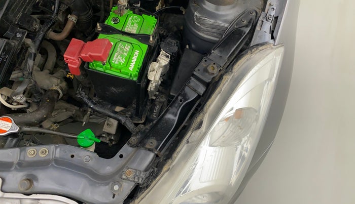 2016 Maruti Swift VXI, Petrol, Manual, 18,293 km, Left headlight - Clamp has minor damage