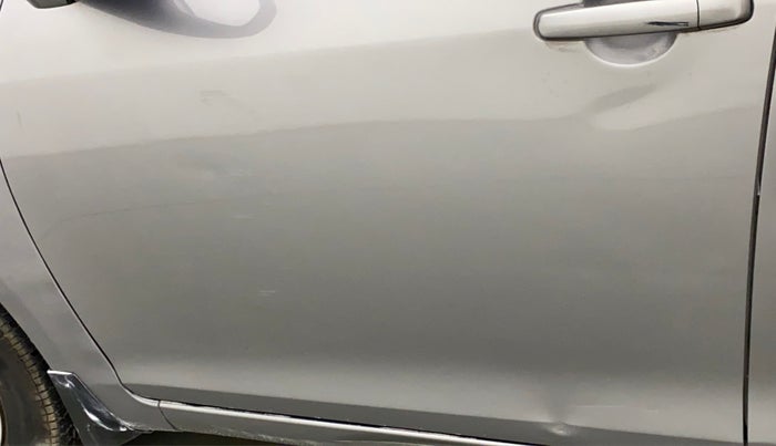 2016 Maruti Swift VXI, Petrol, Manual, 18,293 km, Front passenger door - Minor scratches