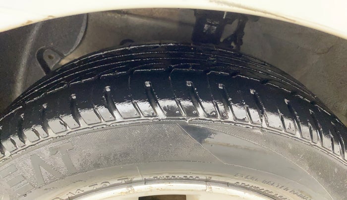 2015 Hyundai Xcent S (O) 1.2, Petrol, Manual, 39,919 km, Left Front Tyre Tread
